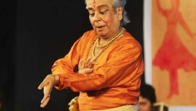 Photo of Pandit Birju Maharaj Facts: कथक सम्राट ​​पंडित बिरजू महाराज के जीवन की कुछ रोचक बातें…