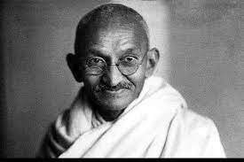 Photo of गांधीजी के अहिंसा और सत्य निष्ठा के घोर विरोधी थे सावरकर