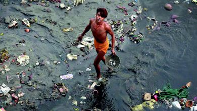 Photo of गंगा नादानों के बीच एक अबूझ पहेली-सी